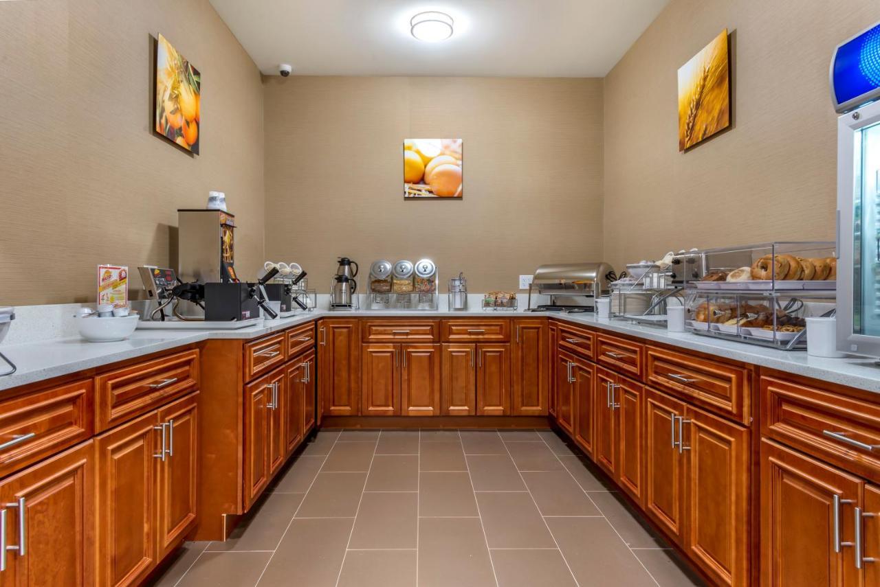 Comfort Inn Brewster Экстерьер фото