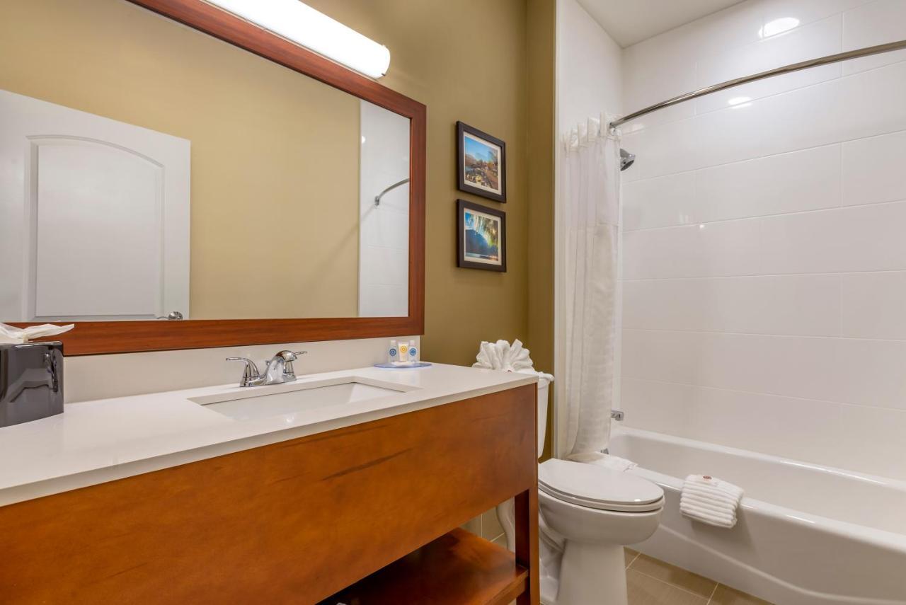 Comfort Inn Brewster Экстерьер фото